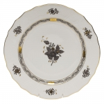 Chinese Bouquet Black Dinner Plate Originally created in 1930 in raspberry coloration for Count Albert Apponyi, the pattern features a center motif of a stylized peony surrounded by a garland of leaves with 24K gold rosettes. 

Please call store for delivery timing. 